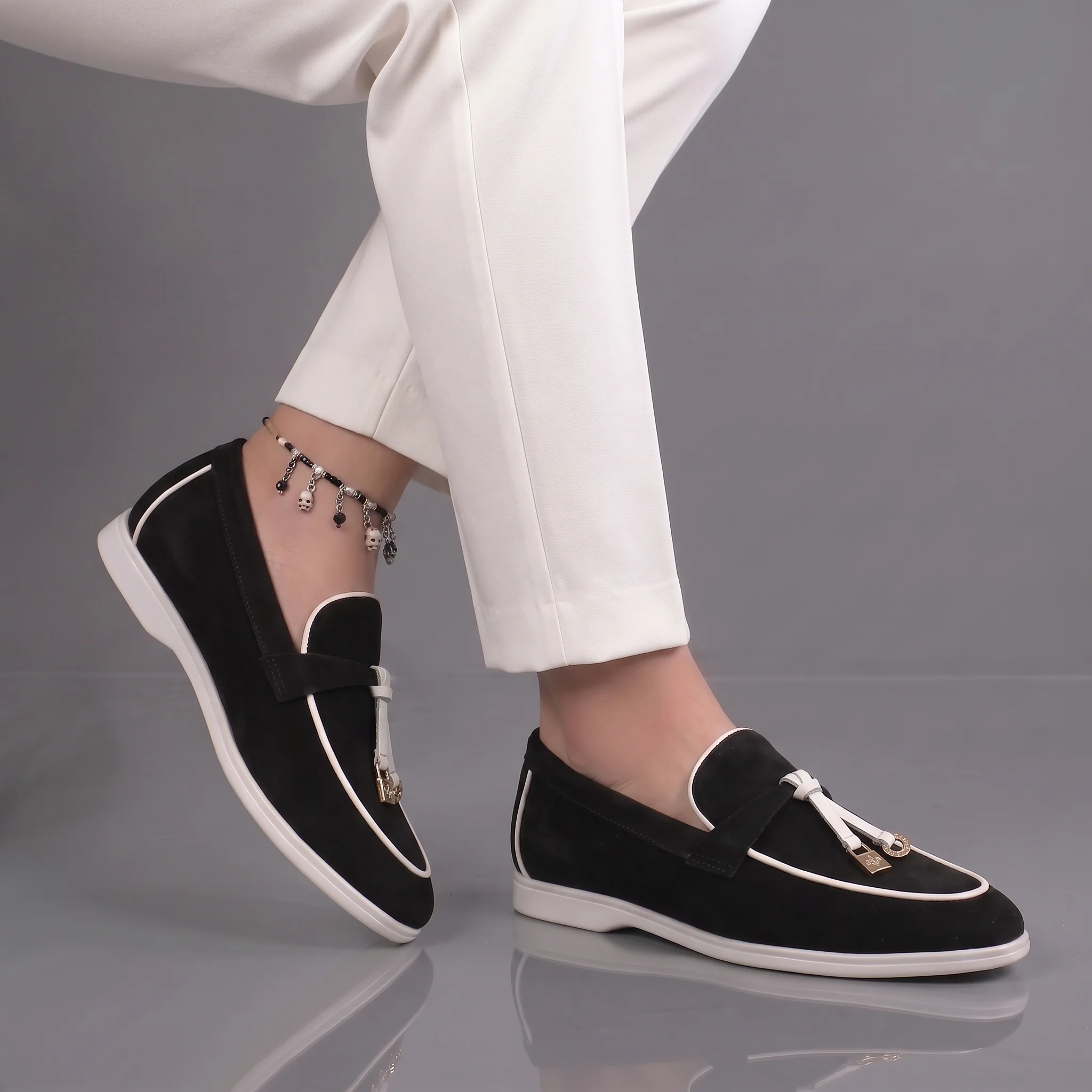 Mocassins Noir Daim de Luxe Tres Confortable - Femme