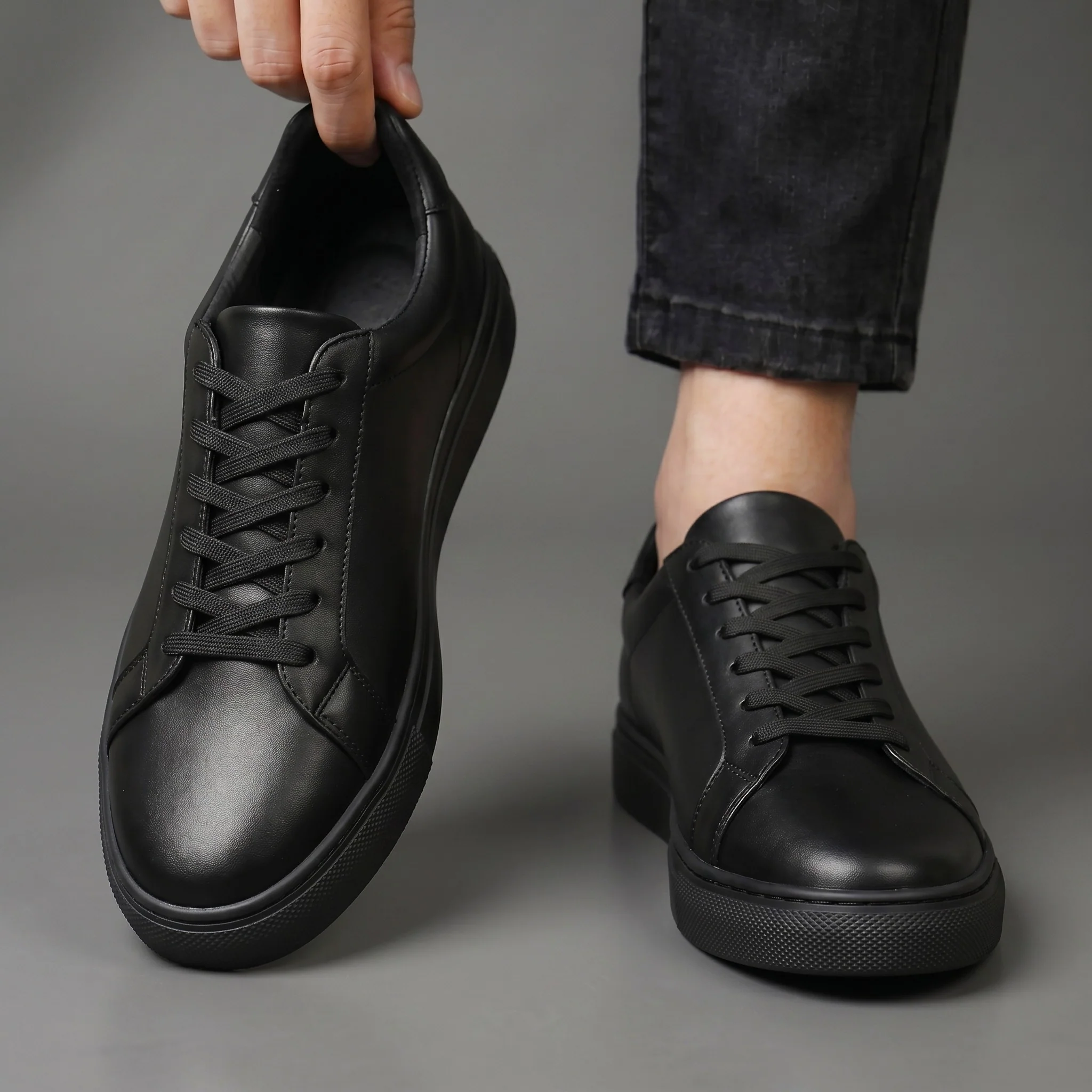 Sneakers Noir en Cuir - Tres Confortable - Image 3