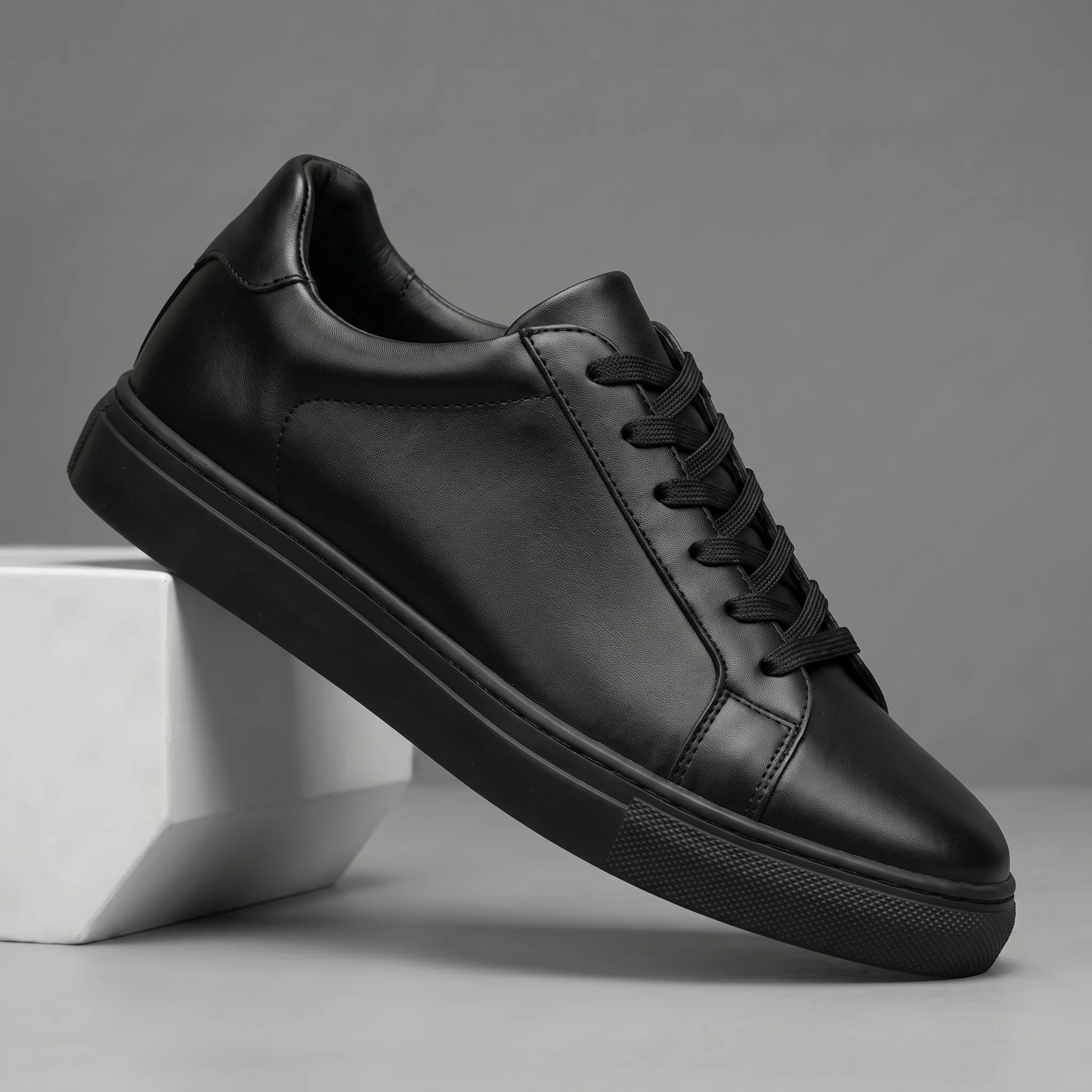 Sneakers Noir en Cuir - Tres Confortable - Image 4