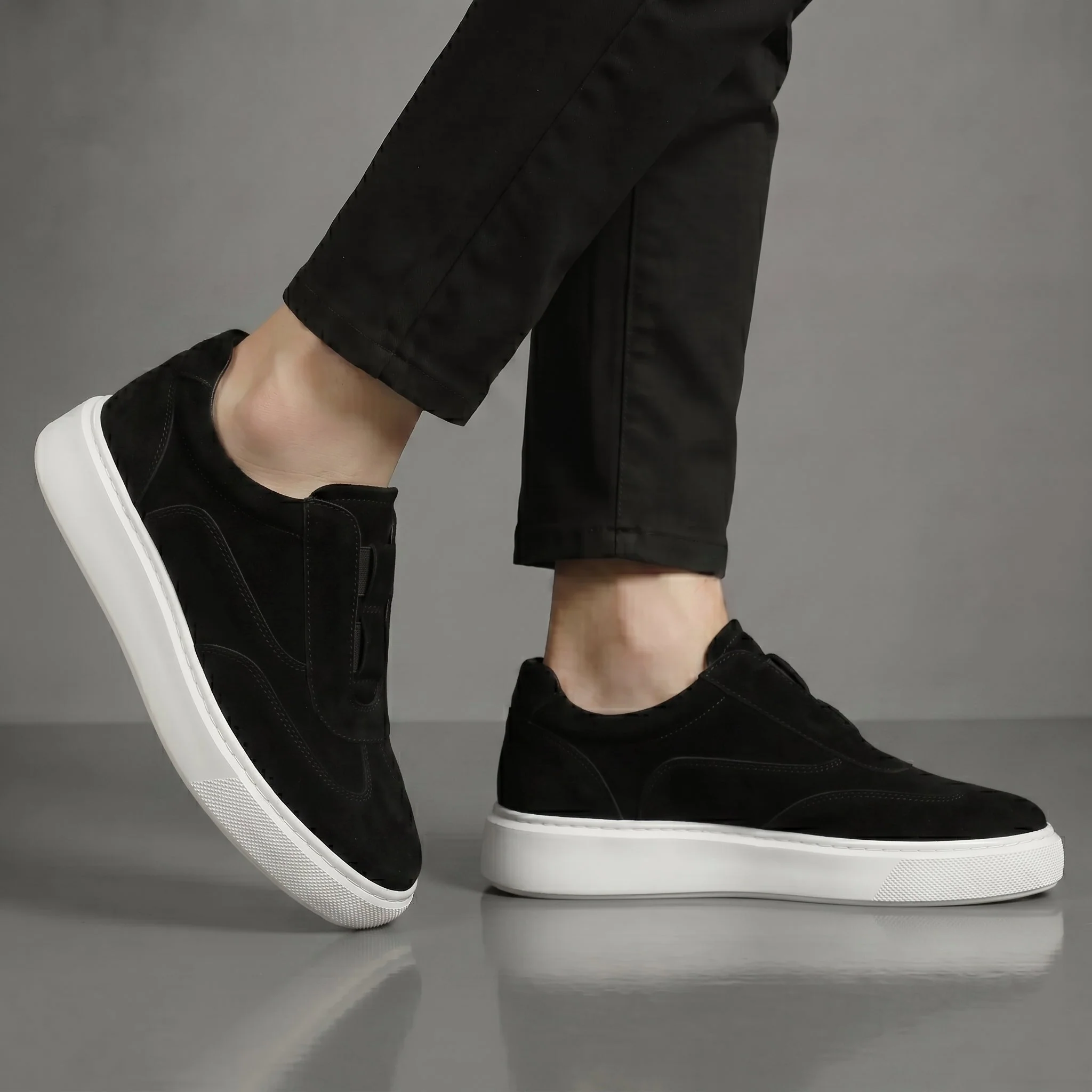 Sneakers Noir en Daim - Tres Confortable - Image 2