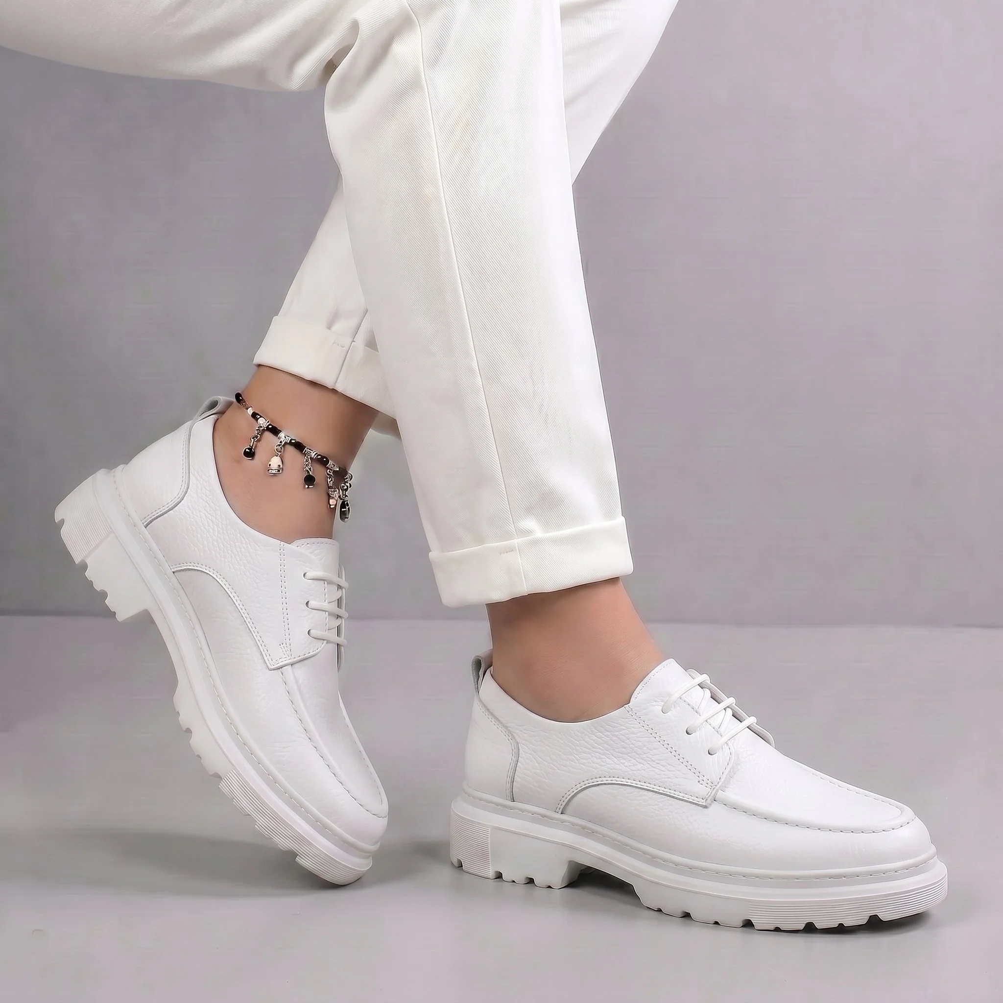 Chaussure Blanc en Cuir Tres Confortable - Femme