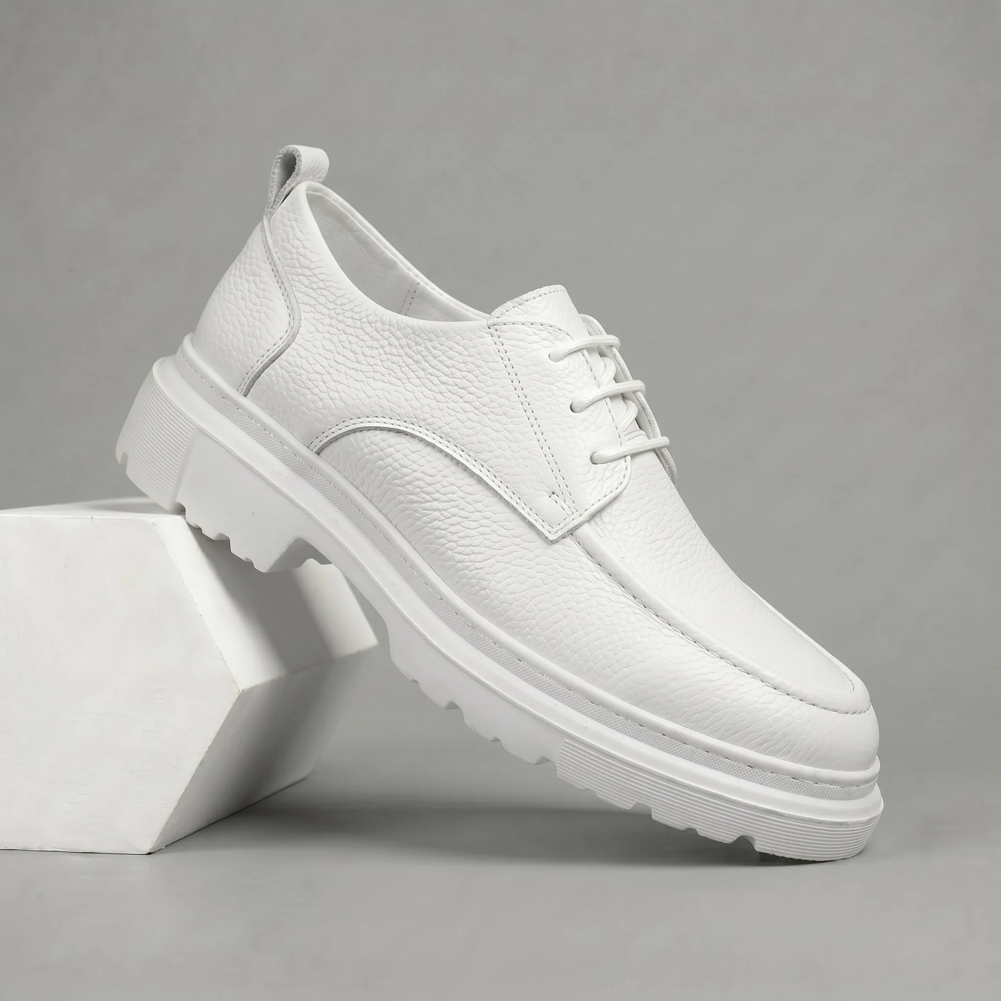 Chaussure Blanc en Cuir Tres Confortable - Femme - Image 5