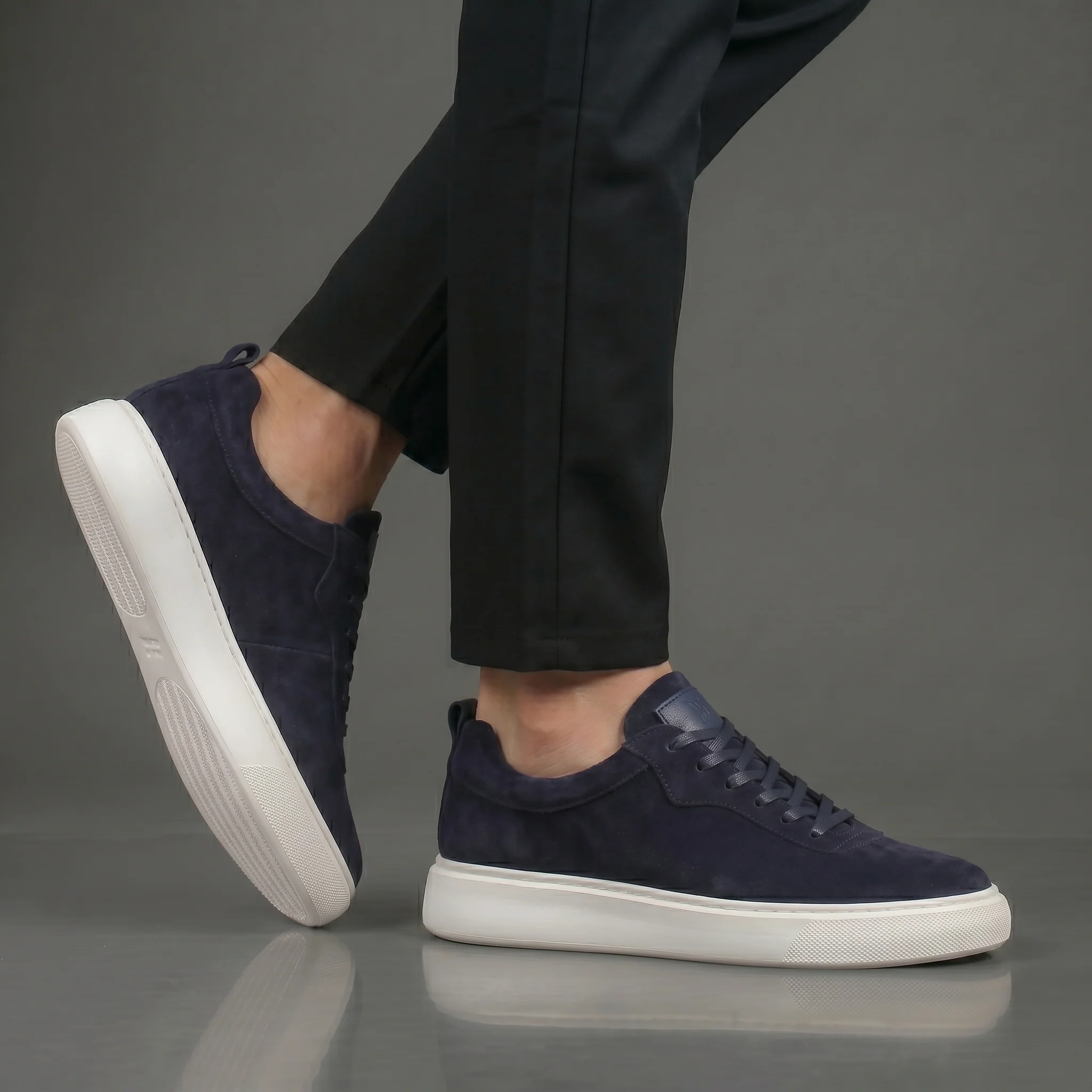 Sneakers BleuMarine en Daim - Tres Confortable - Image 4