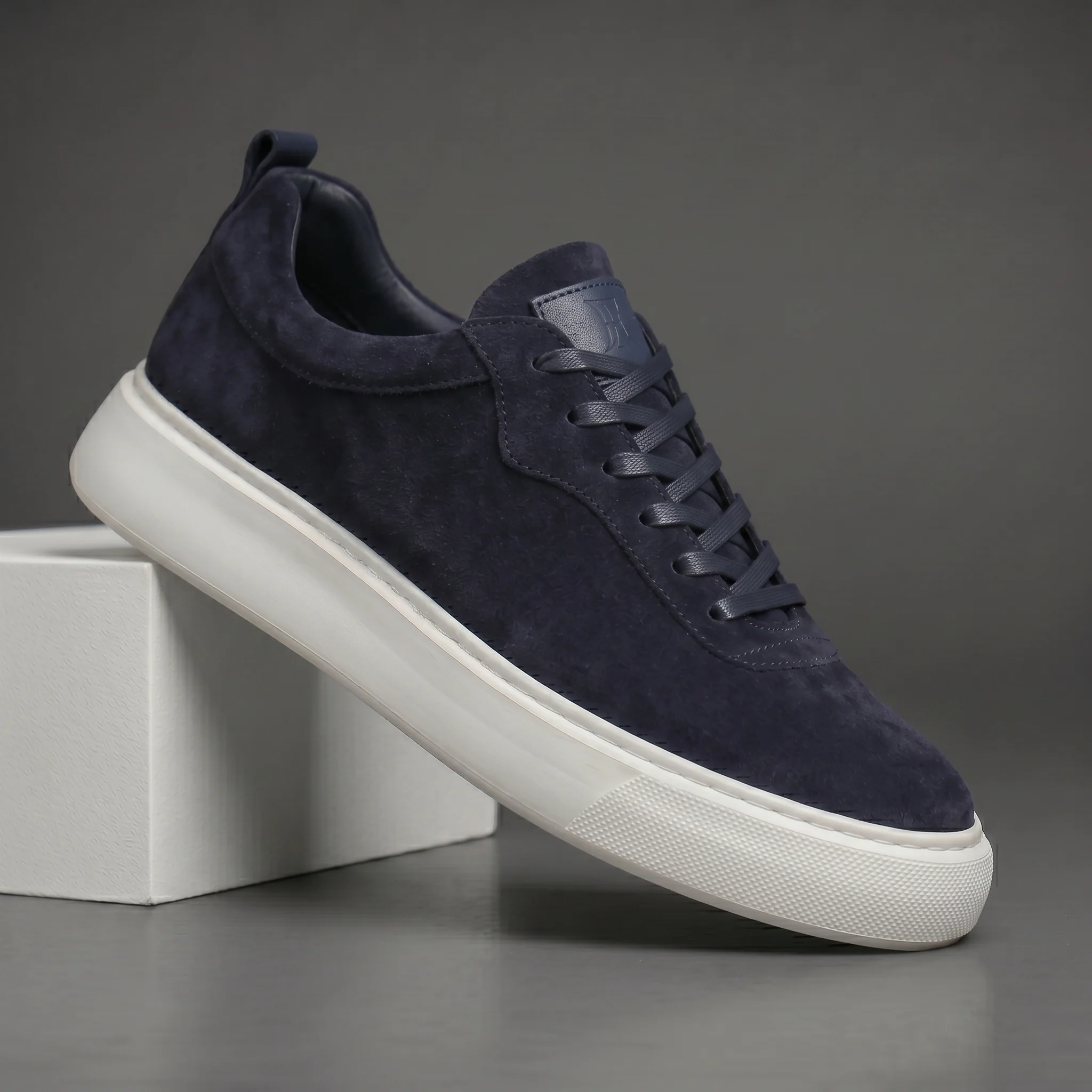 Sneakers BleuMarine en Daim - Tres Confortable - Image 6