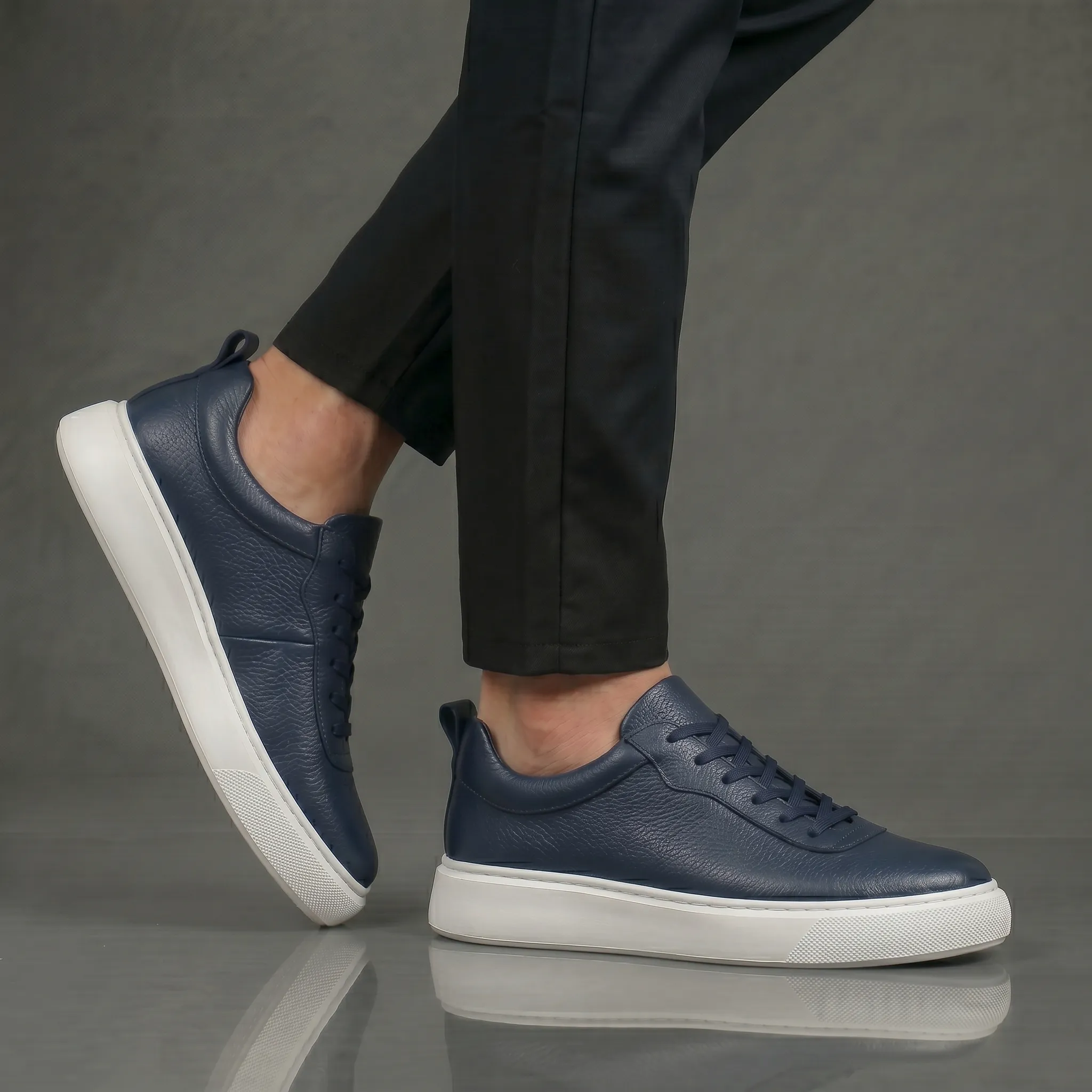 Sneakers BleuMarine en Cuir Grainé - Tres Confortable - Image 5