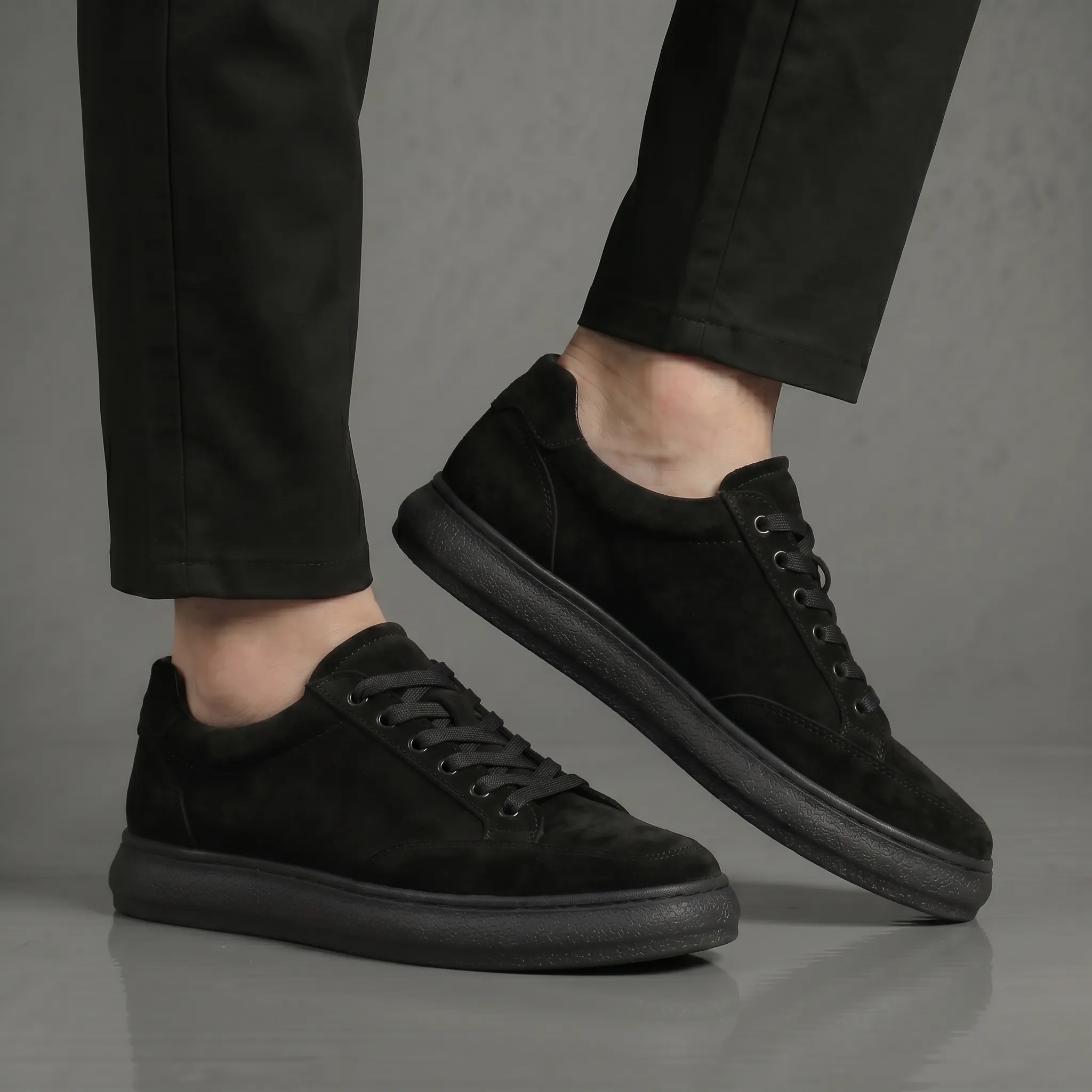 Sneakers Noir Daim - Tres Confortable - Image 4