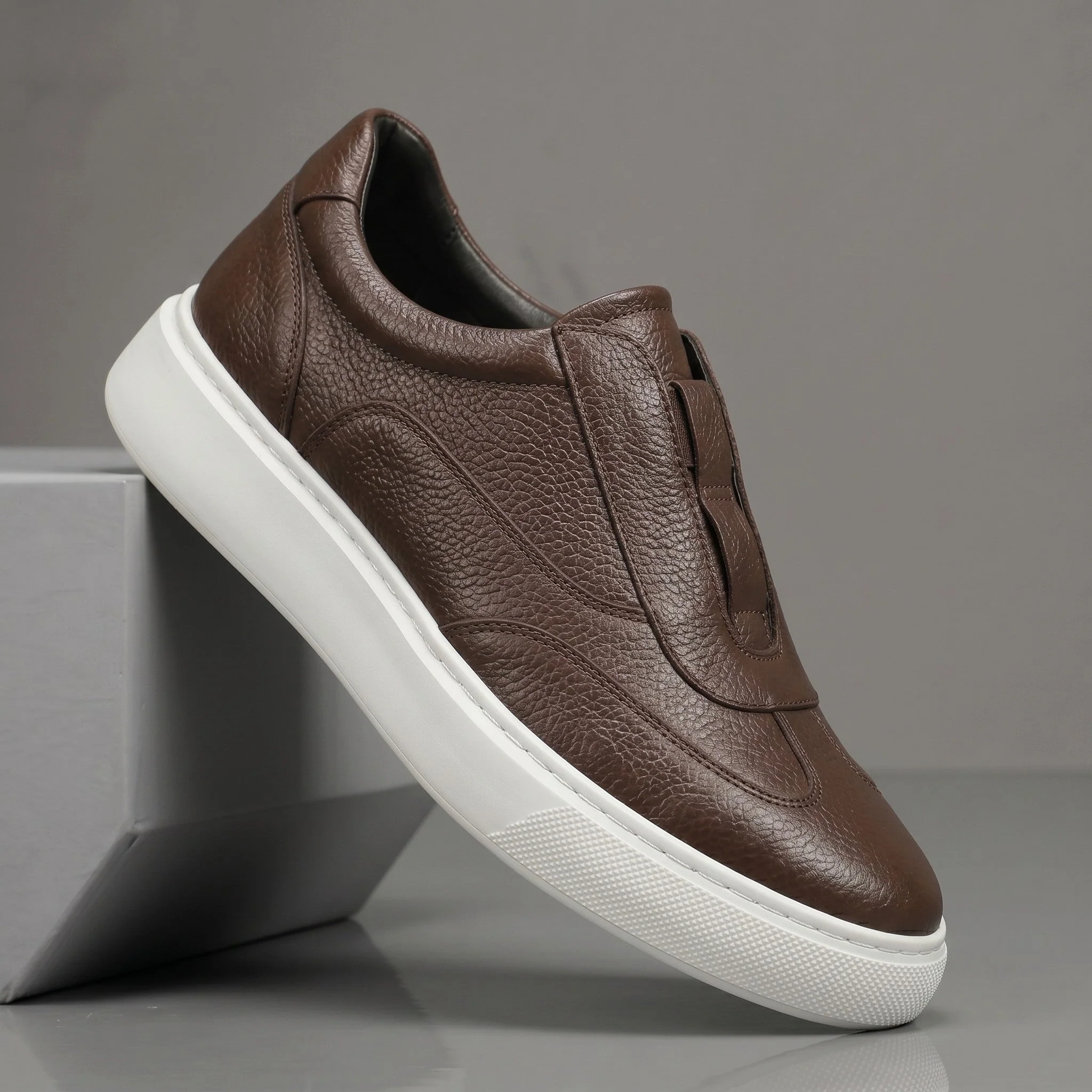 Sneakers Marron en Cuir - Tres Confortable - Image 2