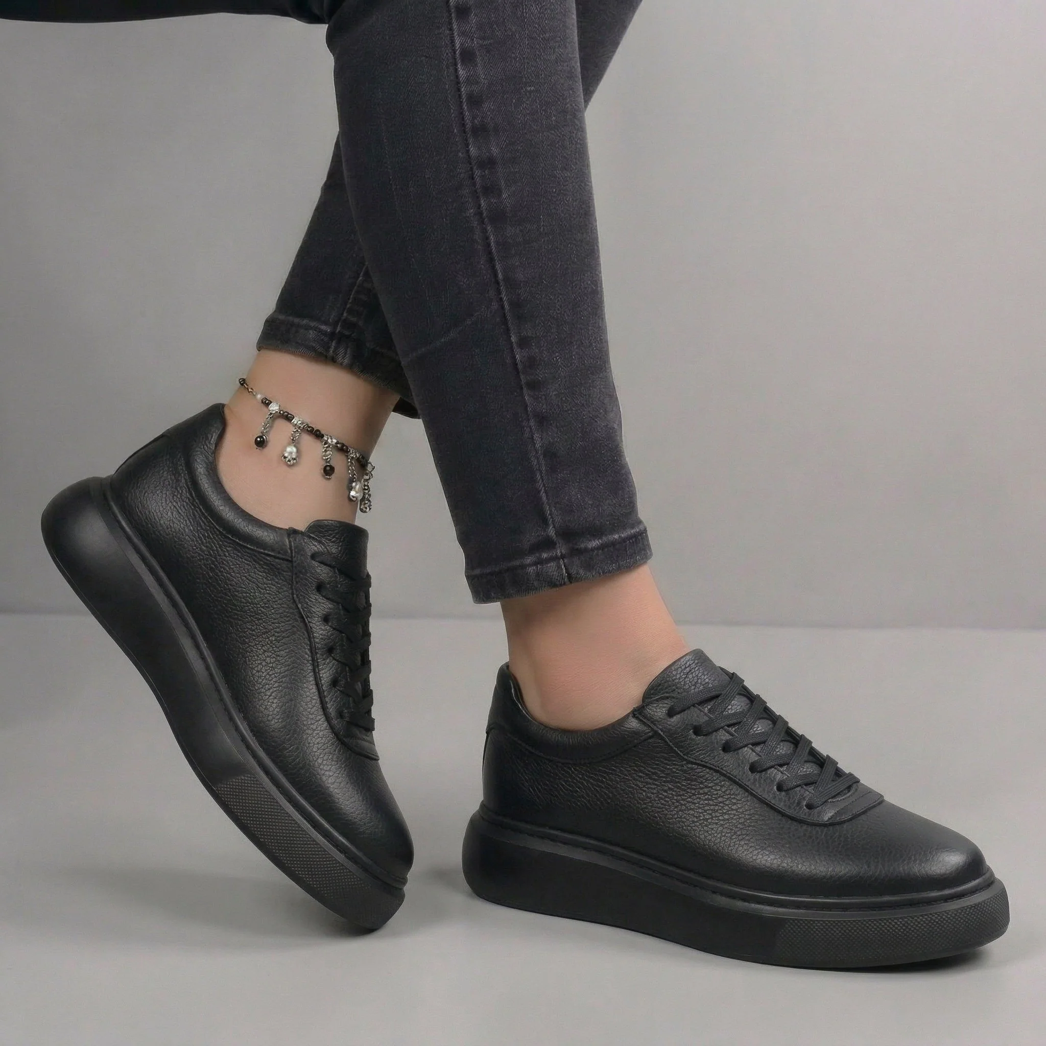 Sneakers Noir en Cuir Confortable - Femme
