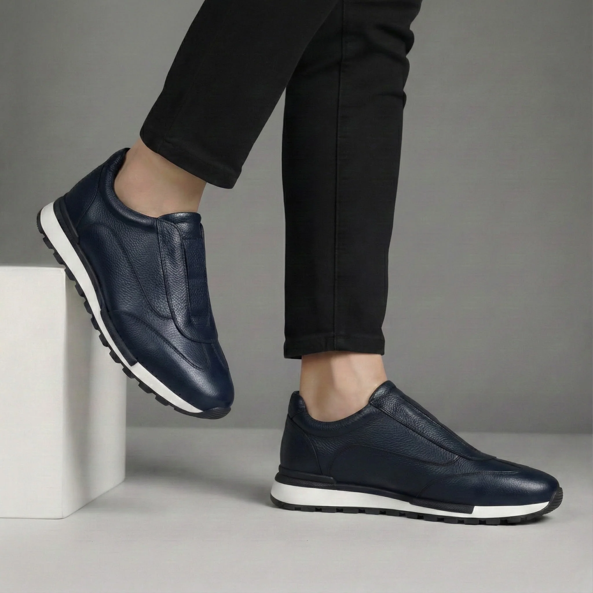 Sneakers BleuMarine en Cuir Grainé - Tres Confortable - Image 4