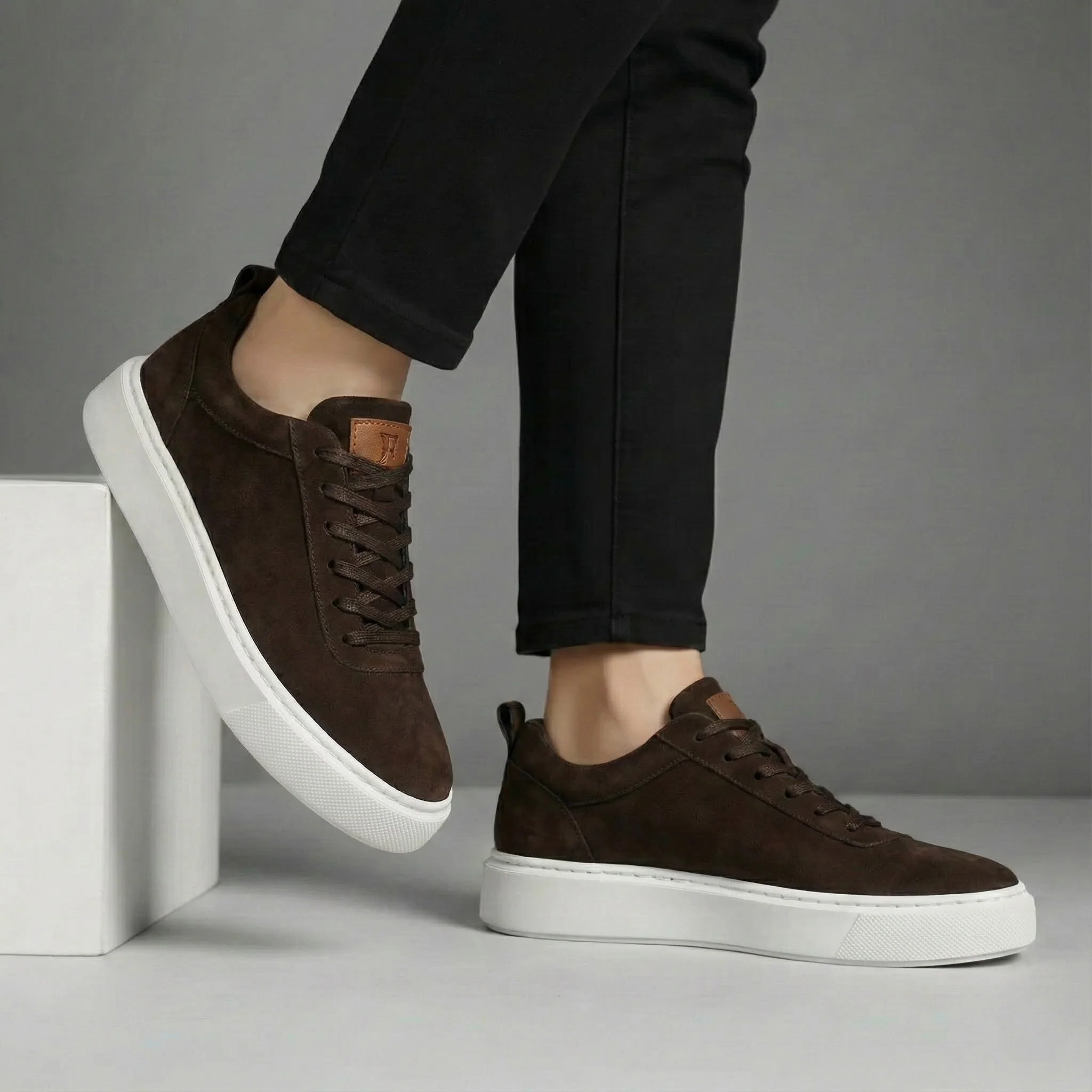 Sneakers en Daim - Tres Confortable - Image 9