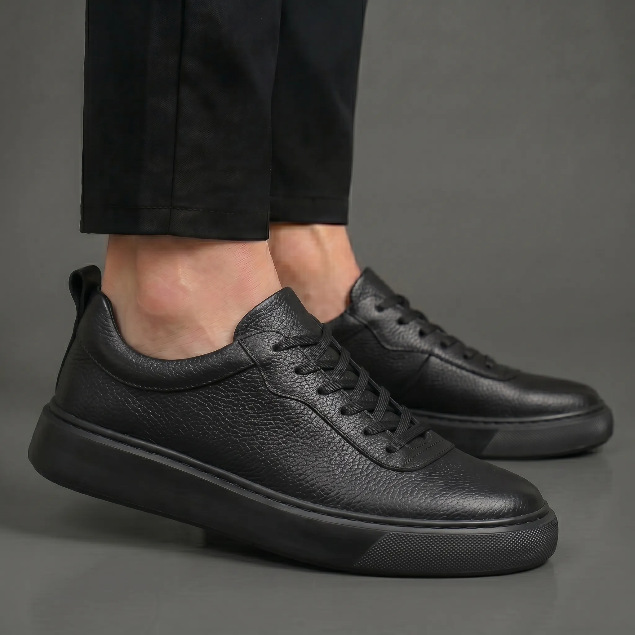Sneakers Noir en Cuir Grainé - Semelle Noir Légère Confortable