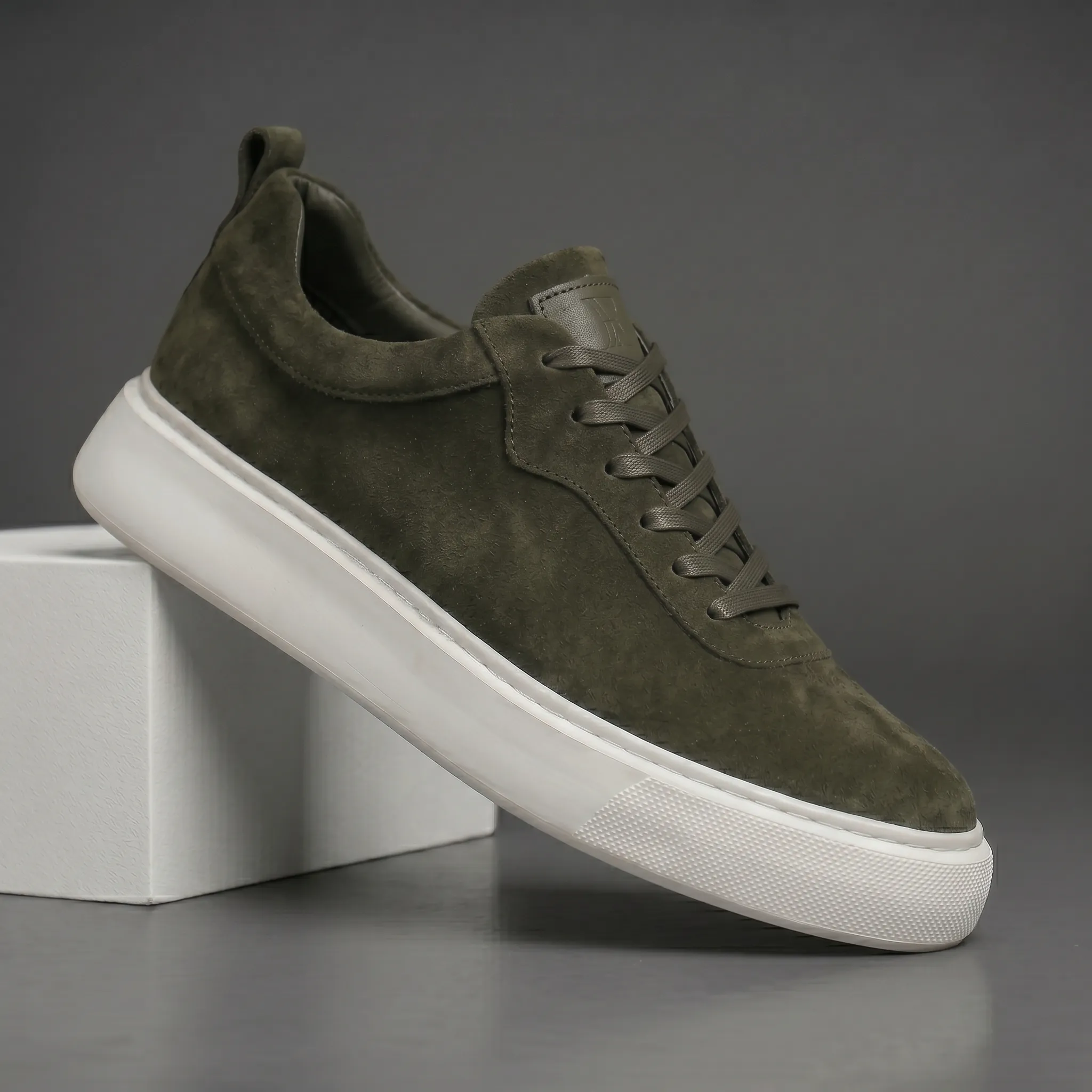 Sneakers Vert olive en Daim - Tres Confortable - Image 7